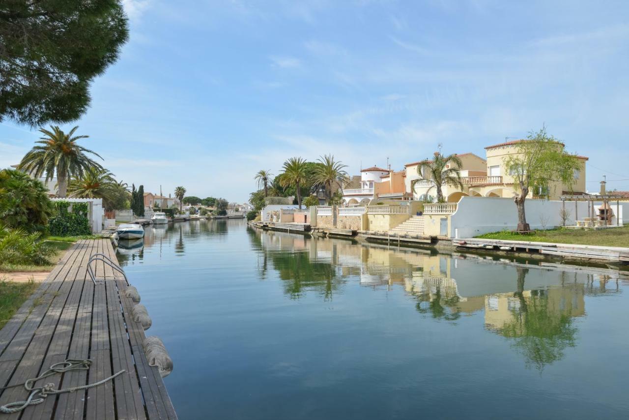 Villa Requesens On Canal Empuriabrava Zewnętrze zdjęcie