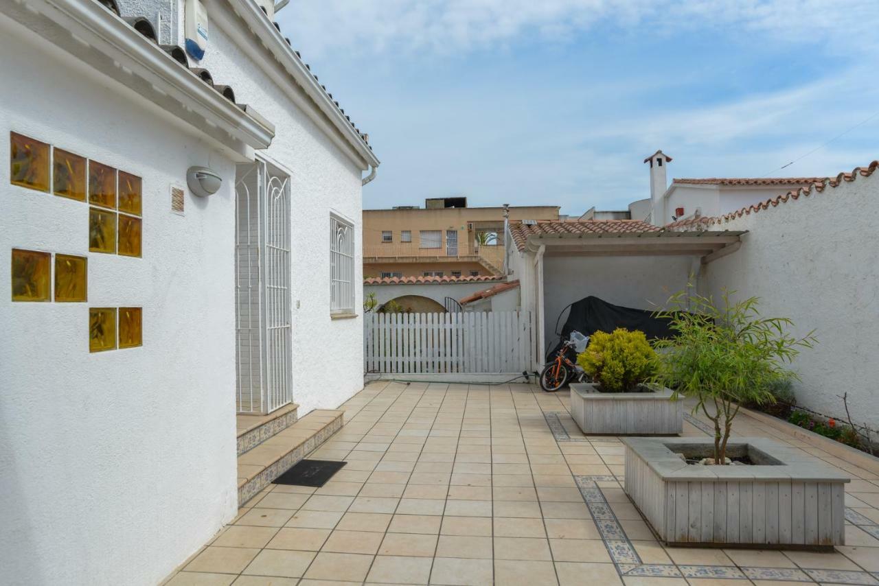 Villa Requesens On Canal Empuriabrava Zewnętrze zdjęcie